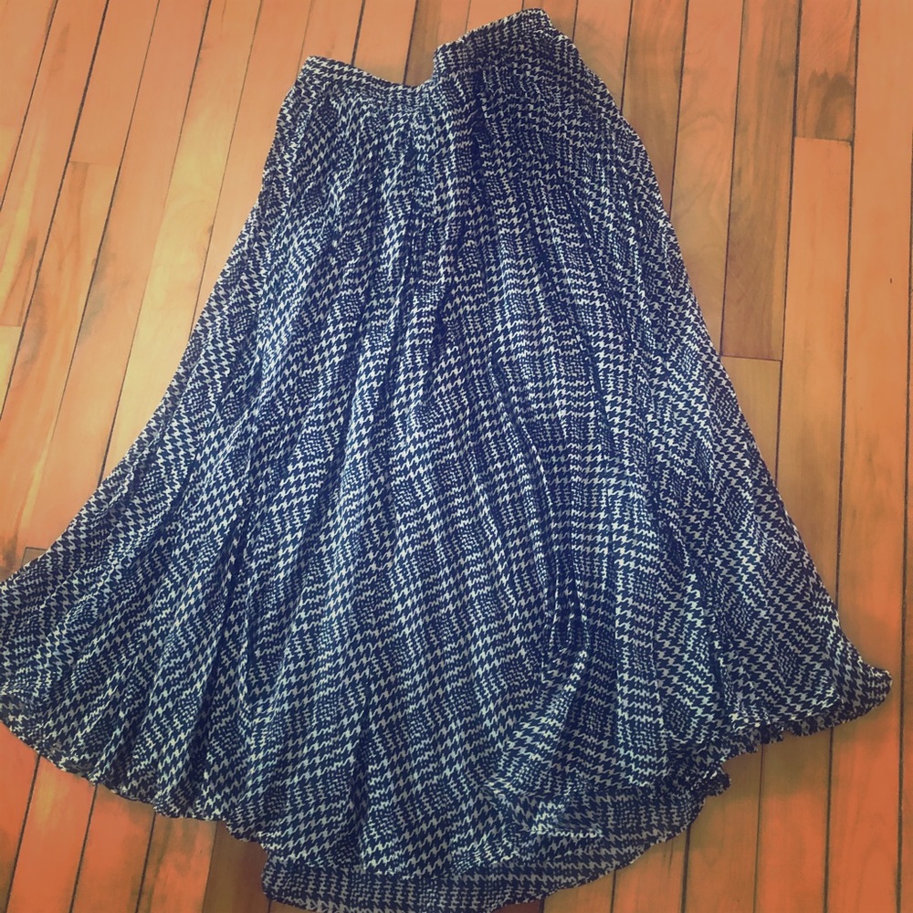 NWOT Banana Republic Midi Skirt
